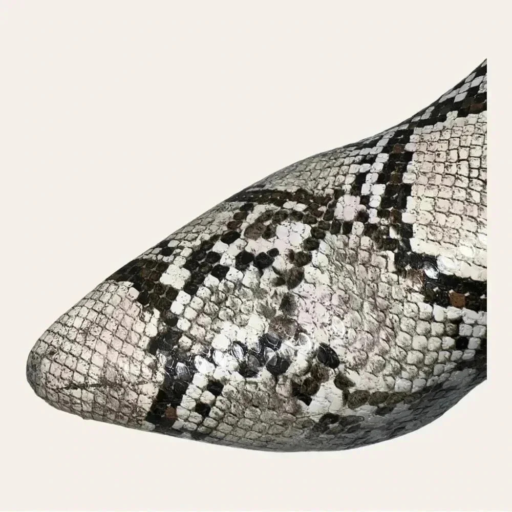 4487. QUPID ANKLE BOOTIES FAUX SNAKE SKIN‎ SIZE 7.5